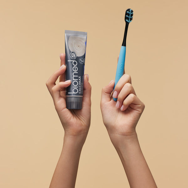 BIOMED Black Complete Care toothbrush - twentyfiveoseven Limited